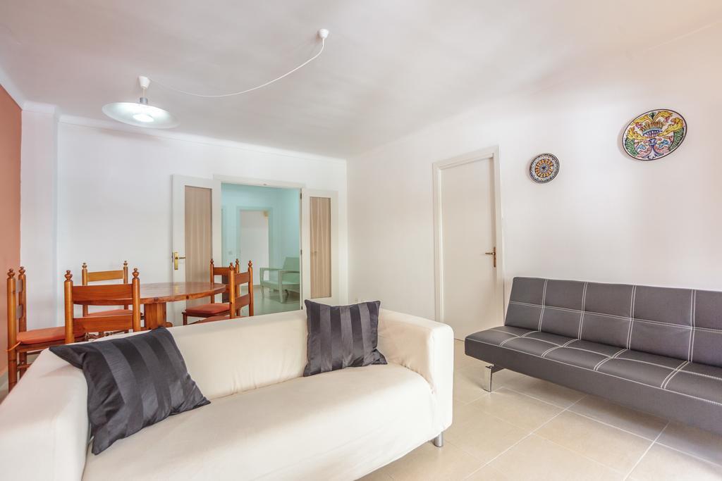 Apartamentos Obrador Colonia de Sant Jordi Room photo